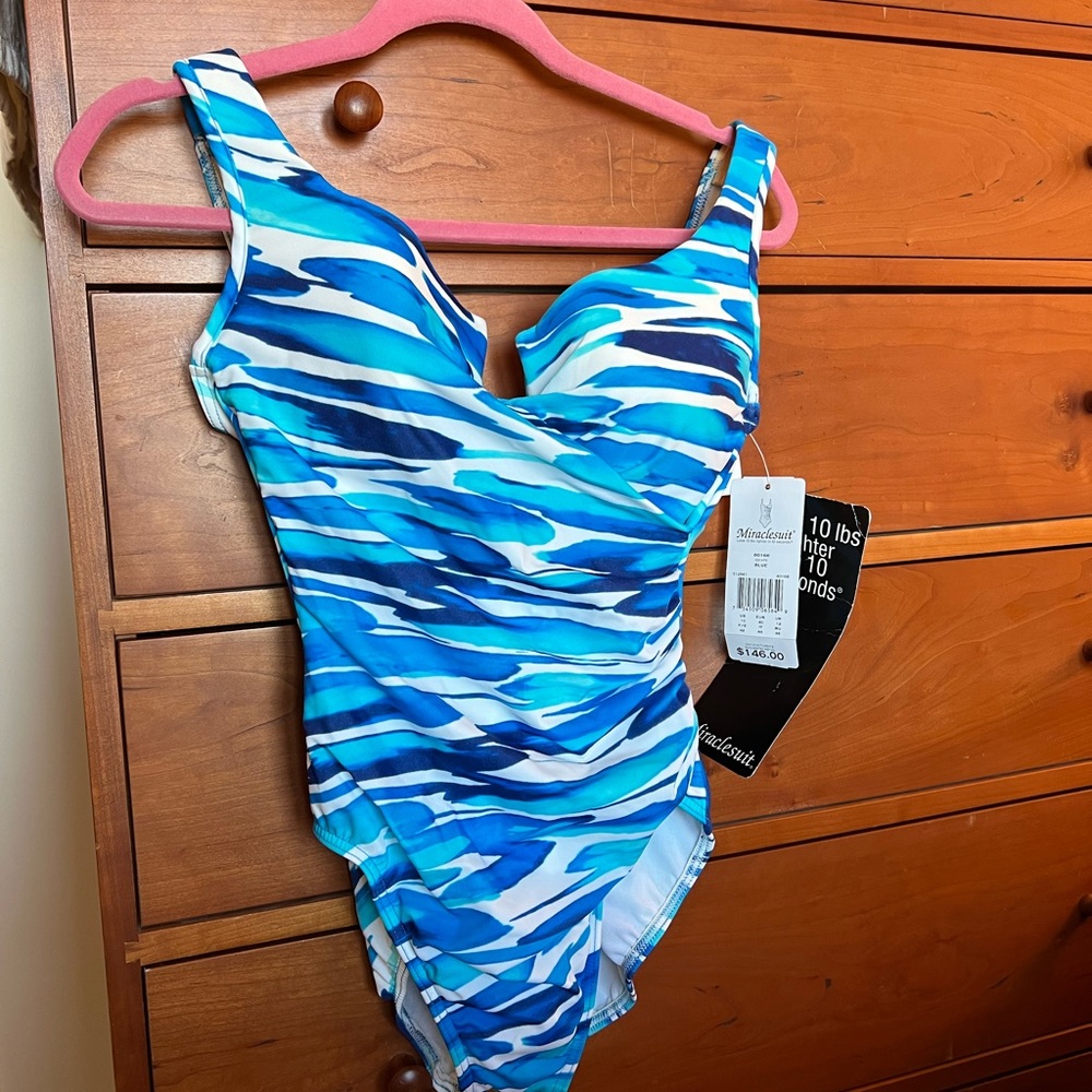 NWT MiracleSuit Escape sz10 Blue & White Onepiece